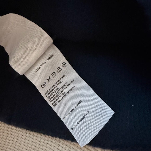 Jacquemus Navy Ribbed Cuff Beanie with Logo Patch - Picture 3 of 4